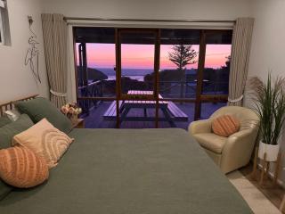 Moore to Sea~Spectacular views in stylish comfort - Guilderton - 0