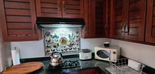 Upstairs R-1 Self-Catering Unit - 8