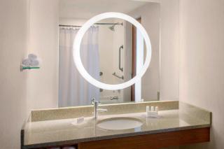 SpringHill Suites Long Island Brookhaven - Bellport - 2