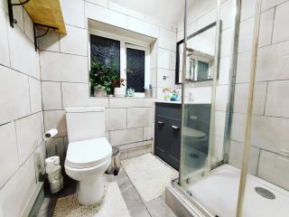 Cosy Apartment - Sleeps 4 - 5