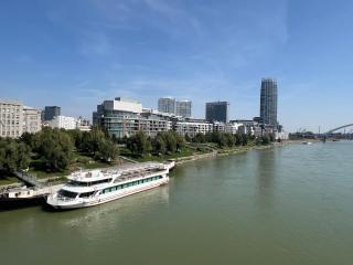 Netradičný apartmán v centre - Bratislava - 3
