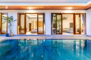 The R Villa Merapi - Canggu - 0