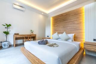 The R Merapi - Stylish 5BR Canggu Villa with Great Vibes - 8