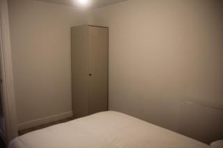 Comfy 2-bedroom Flat with Private Parking - 4