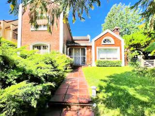 Casa con pileta y jardin - Punta del Este - 9