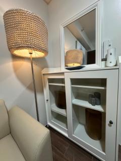 King size bed at Air Residences Condo, Ayala Ave, Makati - Manila - 4