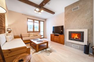 Host2U Mountain 2 Bedrooms - Fireplace - 5