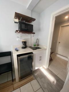 Keese's Cottages by the Ocean - Fort Lauderdale - 3
