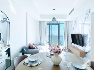 Luxury One Bedroom with Balcony & partial Burj Khalifa View - 9