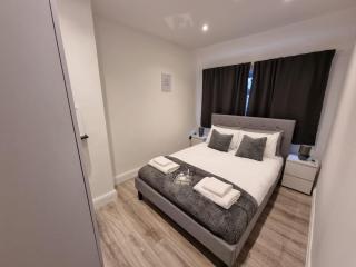 Modern 2 bedroom house in Greater London - Private Garden, Free Wifi and Parking - Dagenham - 2