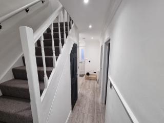 Modern 2 bedroom house in Greater London - Private Garden, Free Wifi and Parking - Dagenham - 5