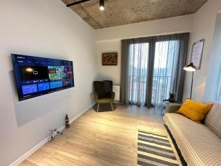 All Green Loft with Amazing Views, With 2 Balconies and AC - Tbilisi - 9