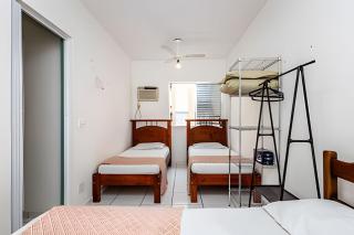 Apto na Enseada excelente localização, 500m da Praia, Garagem, Ar Condicionado Portaria 24 horas - Guarujá - 2