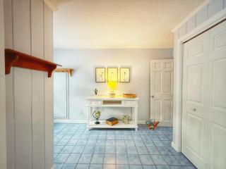 Barnstable Breeze with Seasonal Pool and Hotub - Barnstable - 5