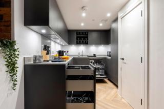 Signature Suite- City Centre, Pool Table, Canal, Netflix Sleeps 7 - Birmingham - 5