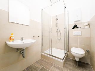 RAJ Living - 2 Room Apartment - Citycenter - 25 Min to Messe DUS - Krefeld - 1