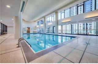 Luxury Downtown Condo with CN tower views, Pool Access, Gym,Free Parking upon request at booking, accommodates 4 - 0