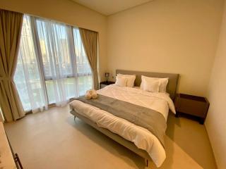 Grande signature residence Smart Burj khalifa Fountains view large 3 bedroom hall 4 bathroom view burj khalifa Fountains from hall and rooms balcony - 5