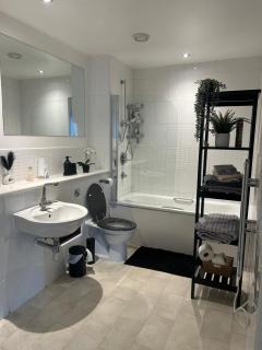 Premium City Apartment with Parking - Birmingham - 1