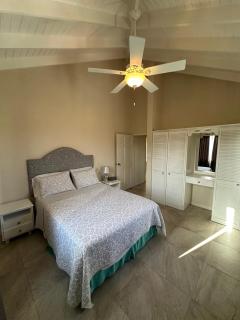 Ixoras Beach Apartments - 6