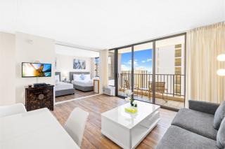 Waikiki Banyan T2-22nd Completely Remodeled - 1