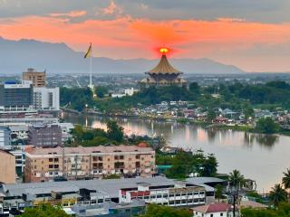 Riverine Kuching Luxury 4Pax with Balcony facing Waterfront View - Kuching - 3