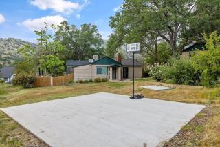 3B Hot Tub, 4mi from Sequoia, Arcade Games, Foosball - 3
