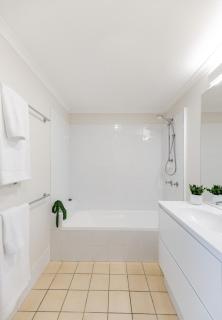 The Sunshine Beach Luxe Coastal Retreat - Sunshine Beach - 3