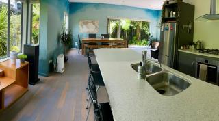 Springfield Garden Home - 4 double bedrooms - Auckland - 8