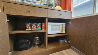 Retro Retreat - 3bdr, 1 bath, close to city center - 5