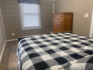 Cedar Point Farm Cabin - - 7