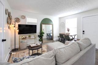 Cottage Near Downtown, King bed, Private Yard, Free Parking - Nashville - 0