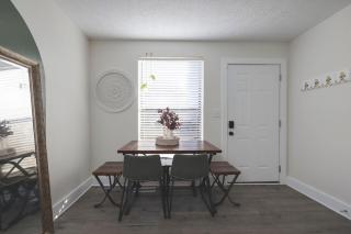Cottage Near Downtown, King bed, Private Yard, Free Parking - Nashville - 3