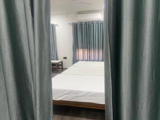 Laxmi Whitehouse Hotel - - 3