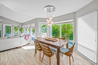 La Buena Vida - Bright Beachy Canal Front Steps to Beach PoolSpa Dock Beach Gear Dogs OK - Anna Maria - 3