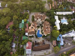 Sunrise 1- 3 Bedroom Poolside Condo - 6