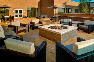 Courtyard by Marriott Dallas Carrollton and Carrollton Conference Center - Carrollton - 2