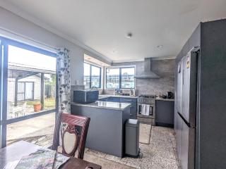 cosy 4BR, minutes to City center and Redwood - Rotorua - 7