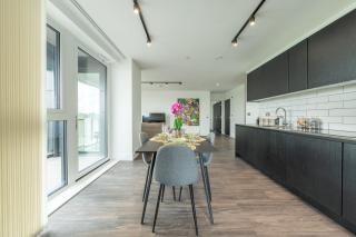 Mitre Chanakira by Artsy - Londra - 1