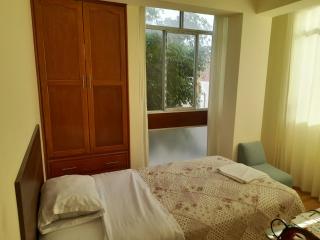 Hermoso apartamento de tres dormitorios con jacuzzi - Chiclayo - 3