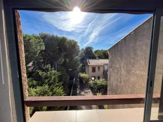 Le chant des Cigales STUDIO Duplex climatisé près des plages - 2