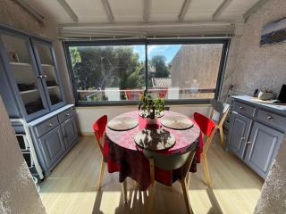 Le chant des Cigales STUDIO Duplex climatisé près des plages - 4