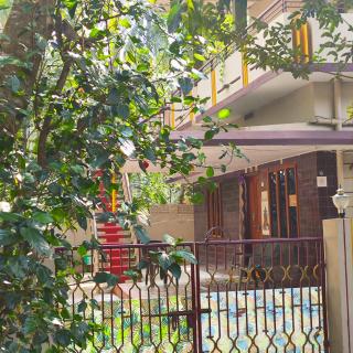 Athidhi Vididhi Illu-siragalapalli, palakollu - Pālakollu - 9