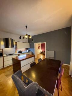 Geräumige 4-Zimmer-Wohnung im familienfreundlichen Westend mit Balkon - Frankfurt am Main - 9