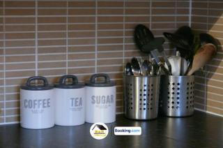 3 Bedroom House By B and R Serviced Accommodation Amesbury With Wifi & Free Parking - Amesbury - 3