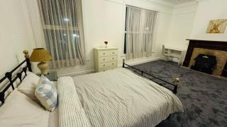 Boulevard double room in shared accommodation - Hull - 1