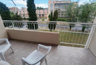 Studio - Sleeps 4 & Access to Pools - 5