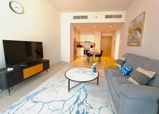 Stunning 1BR Apartment High floor Creek Harbour - 0