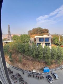 Lavish 1BHK Apartment - Rawalpindi - 1