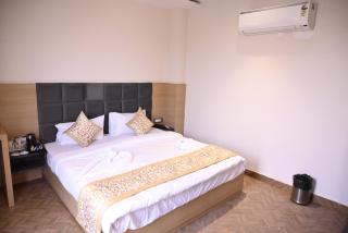 Sampanna Inn - Varanasi - 9